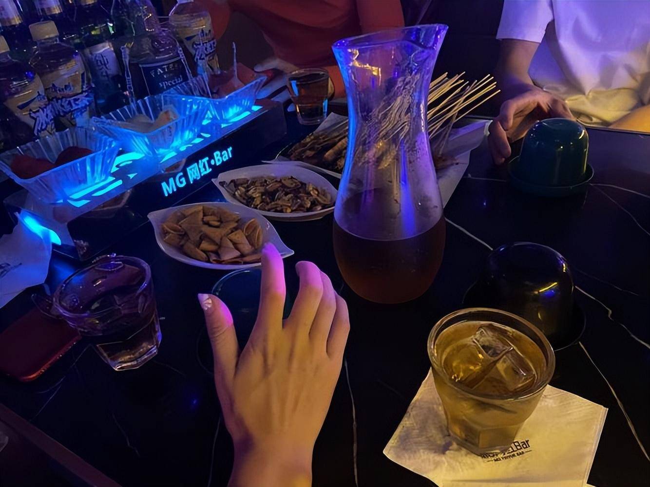 小狐狸酒吧(小狐狸酒42度价钱)