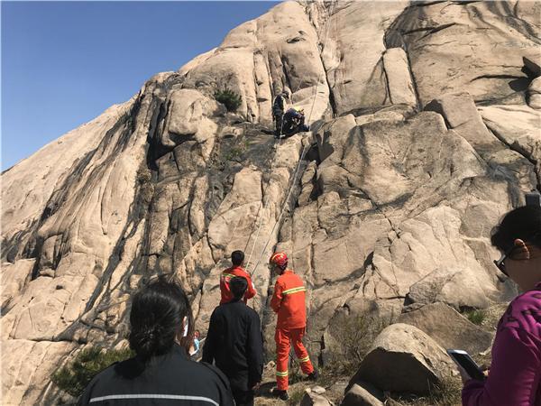青岛浮山巷附近路面出现塌陷-青岛浮山巷附近路面出现塌陷了吗